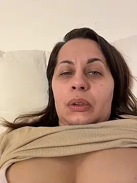 Claudia hotxxx online show from October 29, 2025, 6:20 pm