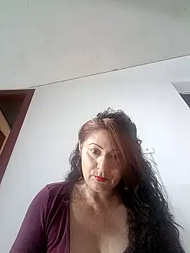 Snapshot of lunadicty chatting on October 17, 2025, 11:40 pm lunadicty online show from October 17, 2025, 11:40 pm