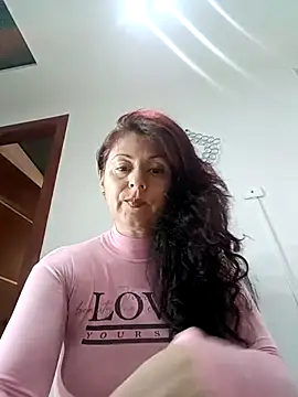 Snapshot of lunadicty chatting on November 8, 2025, 10:52 pm lunadicty online show from November 8, 2025, 10:52 pm