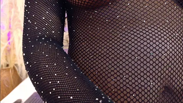 Snapshot of RachelStonne chatting on October 6, 2025, 2:14 pm RachelStonne online show from October 6, 2025, 2:14 pm