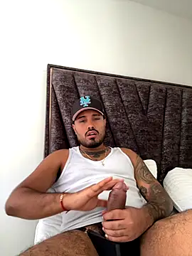 PapiStan online show from October 13, 2025, 9:26 pm