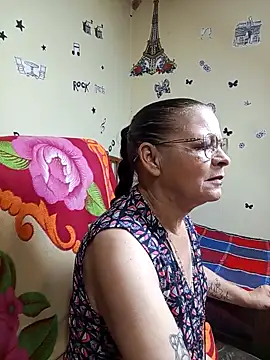 Snapshot of katrina_perez chatting on October 11, 2025, 9:35 pm katrina perez online show from October 11, 2025, 9:35 pm