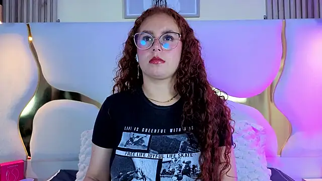 Snapshot of AmmberJones chatting on September 19, 2025, 12:39 pm AmmberJones online show from September 19, 2025, 12:39 pm