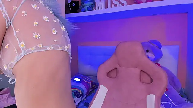 miss    marilyn online show from September 27, 2025, 11:15 am