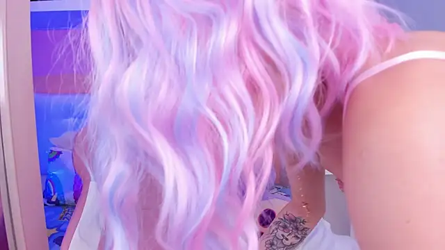 miss    marilyn online show from October 8, 2025, 11:08 am