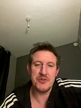 Tommyglasgow1983 online show from October 24, 2025, 3:03 am