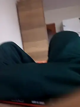 leona633 online show from March 22, 2026, 3:37 pm