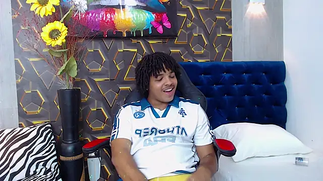 Snapshot of black_king_241 chatting on October 13, 2025, 2:33 am black king 241 online show from October 13, 2025, 2:33 am