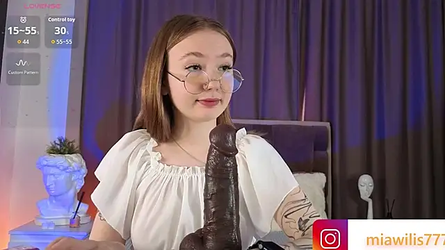 Snapshot of MiaWillis_ chatting on September 27, 2025, 9:58 am MiaWillis  online show from September 27, 2025, 9:58 am