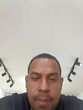 Snapshot of elnegro707070 chatting on October 3, 2025, 11:18 am elnegro707070 online show from October 3, 2025, 11:18 am