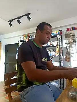 Snapshot of elnegro707070 chatting on October 22, 2025, 11:10 am elnegro707070 online show from October 22, 2025, 11:10 am