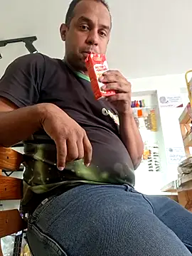 elnegro707070 online show from January 17, 2026, 3:39 pm