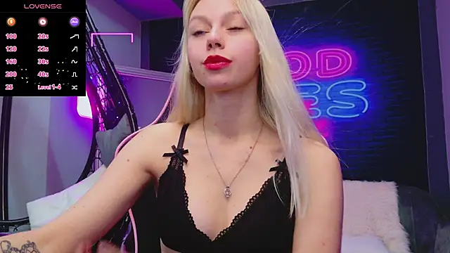 AlessiaCroft online show from November 24, 2025, 5:07 am