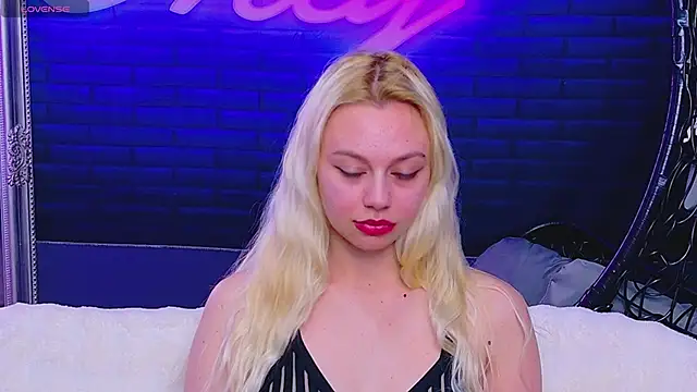 AlessiaCroft online show from May 6, 2026, 4:08 am