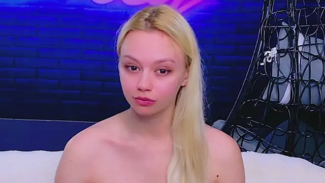 AlessiaCroft online show from May 15, 2026, 3:57 am
