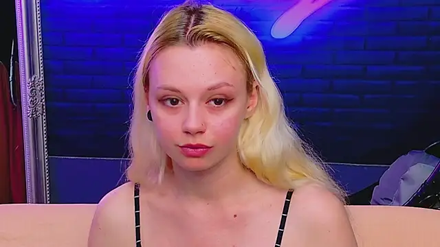 AlessiaCroft online show from June 12, 2026, 4:11 am