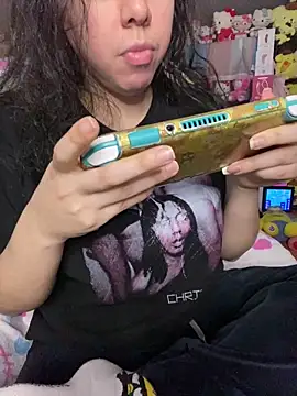 w3tkittty online show from March 23, 2026, 7:18 pm