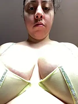 w3tkittty online show from June 26, 2026, 10:14 pm