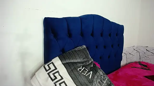 karolay su online show from September 26, 2025, 3:32 am