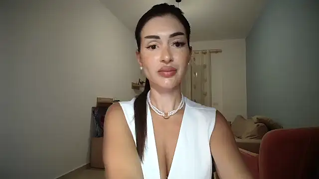 Bellavita  online show from September 21, 2025, 5:14 pm