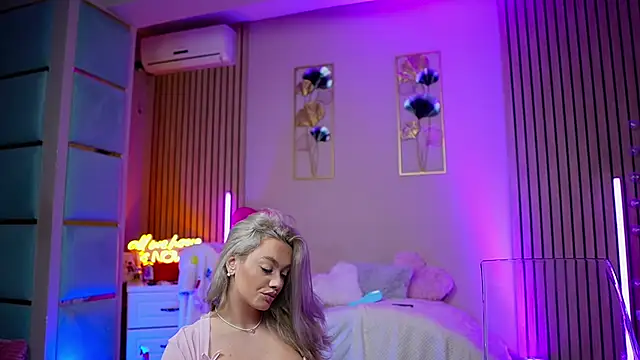 SabrinaJade online show from February 10, 2026, 5:33 am