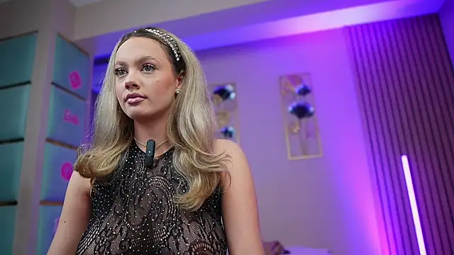 SabrinaJade online show from May 2, 2026, 4:39 am