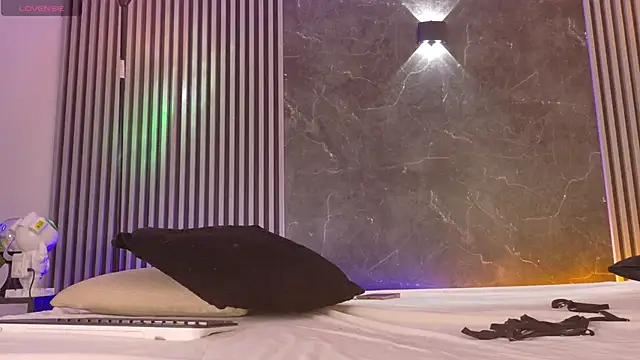 BellaRoux online show from October 14, 2025, 2:18 pm