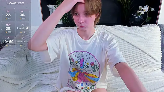 Snapshot of just_suka chatting on September 14, 2025, 3:22 pm just suka online show from September 14, 2025, 3:22 pm