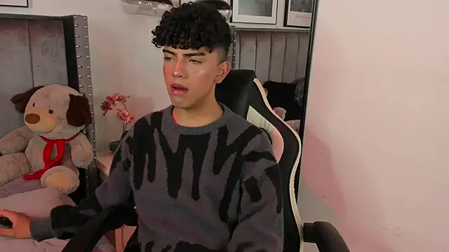 Niick Twink online show from September 8, 2025, 7:35 pm