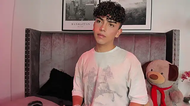 Niick Twink online show from September 13, 2025, 7:35 pm