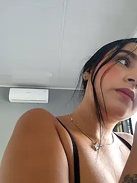 Snapshot of Rosa_Warreen_ chatting on October 20, 2025, 12:49 pm Rosa Warreen  online show from October 20, 2025, 12:49 pm