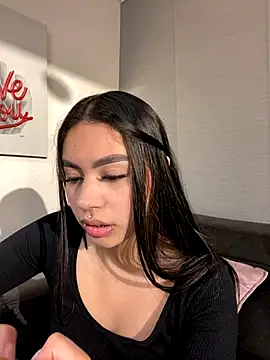 Cristina pinkk online show from October 23, 2025, 3:50 am