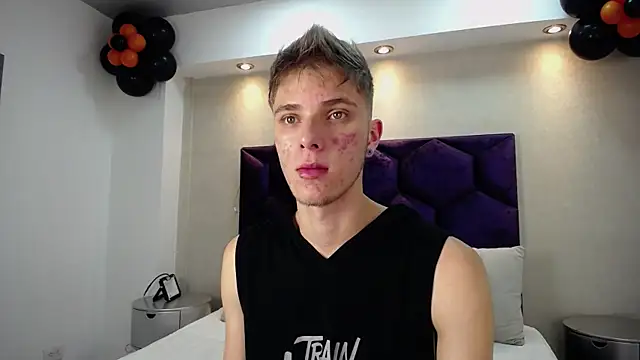 Snapshot of Robbin_Blaze chatting on October 27, 2025, 4:49 am Robbin Blaze online show from October 27, 2025, 4:49 am