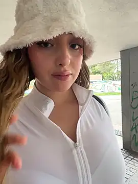 Baby  Otaku online show from March 15, 2026, 4:35 pm