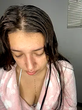 Snapshot of Mia__Gray chatting on October 21, 2025, 3:24 pm Mia Gray online show from October 21, 2025, 3:24 pm