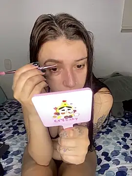 Mia  Gray online show from December 17, 2025, 6:14 pm