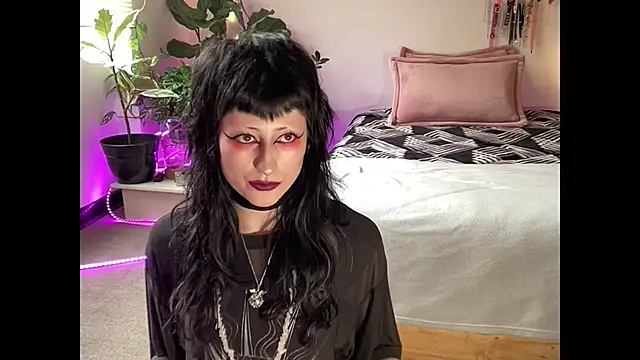 ELENA UMBRA online show from December 15, 2025, 7:07 pm