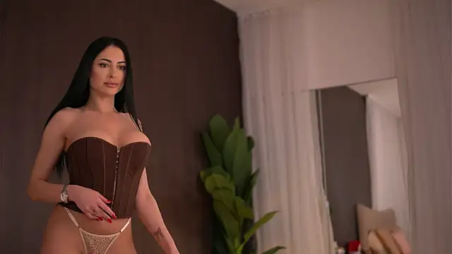 ChloeDevine online show from May 5, 2026, 4:31 am