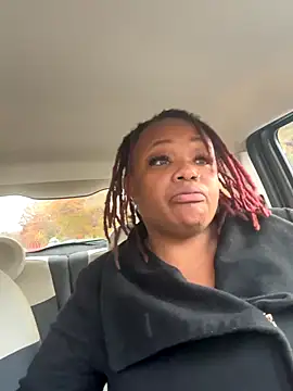 RoyalQueen2u online show from November 9, 2025, 12:36 pm