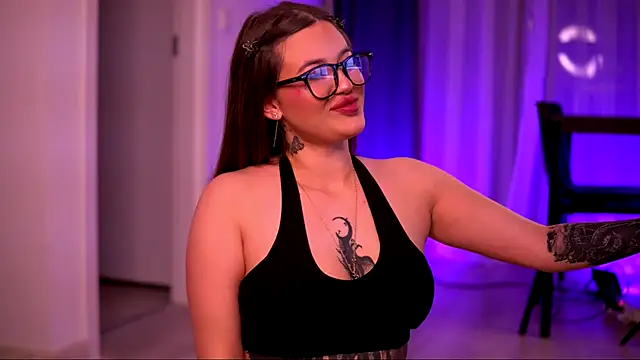 Snapshot of AryaDeluna chatting on October 24, 2025, 6:15 pm AryaDeluna online show from October 24, 2025, 6:15 pm