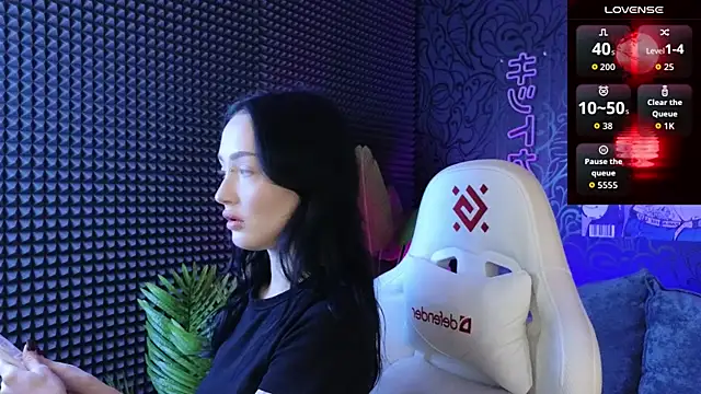 Snapshot of _holly_berry_ chatting on October 1, 2025, 1:22 am  holly berry  online show from October 1, 2025, 1:22 am