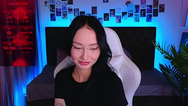 Snapshot of _holly_berry_ chatting on October 3, 2025, 1:46 am  holly berry  online show from October 3, 2025, 1:46 am