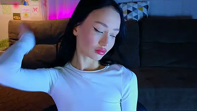 Snapshot of _holly_berry_ chatting on October 6, 2025, 1:58 am  holly berry  online show from October 6, 2025, 1:58 am