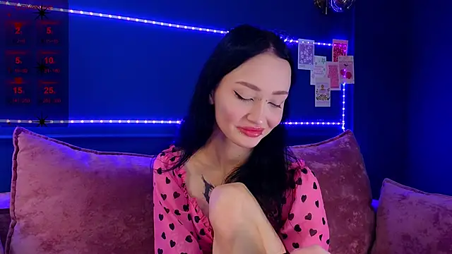 Snapshot of _holly_berry_ chatting on October 7, 2025, 2:31 am  holly berry  online show from October 7, 2025, 2:31 am