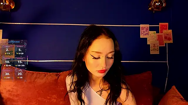 Snapshot of _holly_berry_ chatting on October 23, 2025, 1:38 am  holly berry  online show from October 23, 2025, 1:38 am