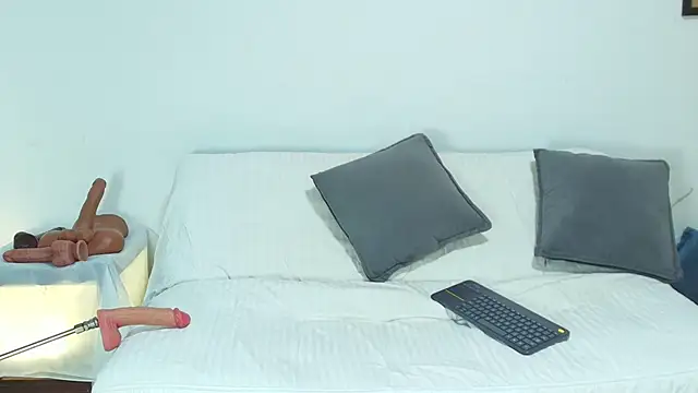 Snapshot of cinderella_jackson chatting on April 4, 2026, 11:40 am cinderella jackson online show from April 4, 2026, 11:40 am
