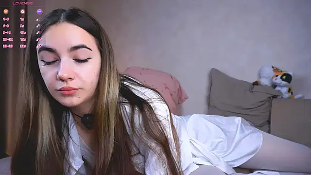 CupSizeGirl online show from October 10, 2025, 2:49 pm