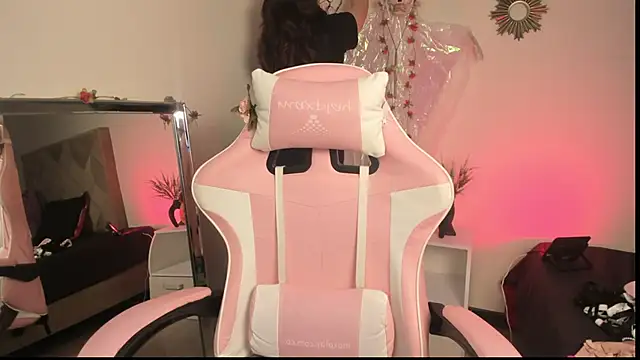 Snapshot of Paprika_ chatting on October 15, 2025, 6:30 pm Paprika  online show from October 15, 2025, 6:30 pm