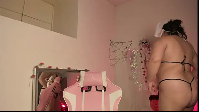 Snapshot of Paprika_ chatting on October 17, 2025, 6:32 pm Paprika  online show from October 17, 2025, 6:32 pm