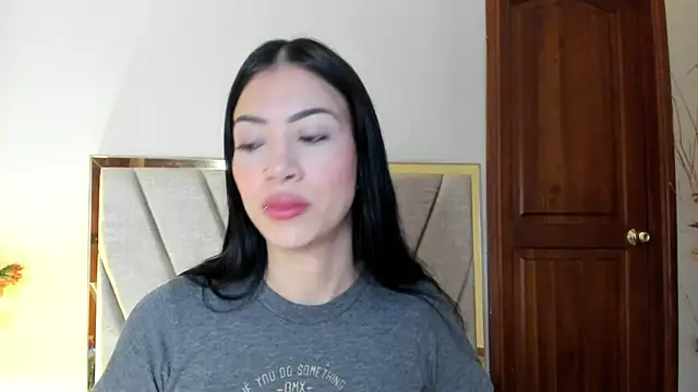 Snapshot of AbbieJoness_ chatting on June 19, 2026, 11:36 am AbbieJoness online show from June 19, 2026, 11:36 am